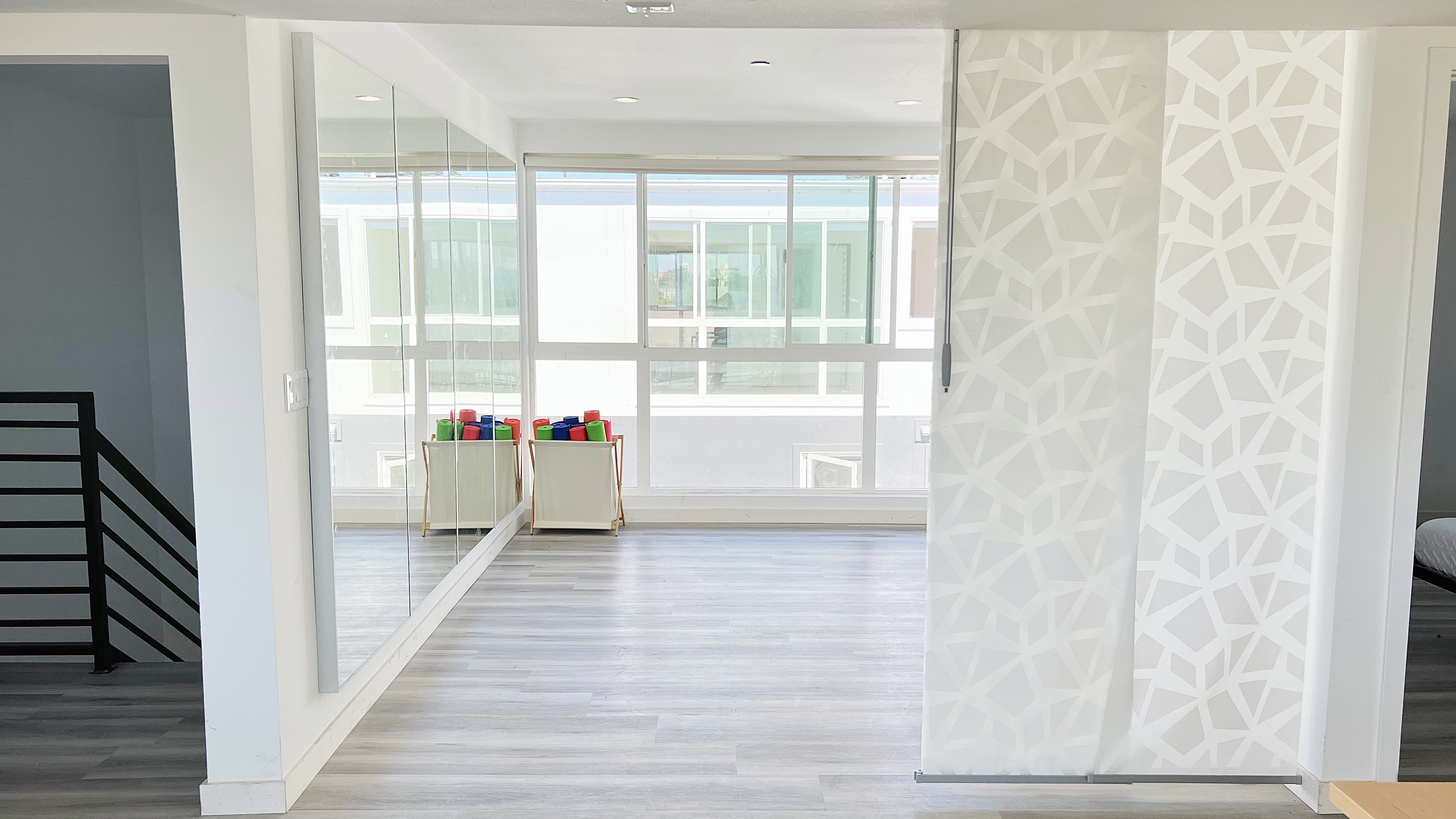 USC Off-Campus Housing | 1476 W 35th St | Studio, 1- to 3-Bedroom Rentals Available