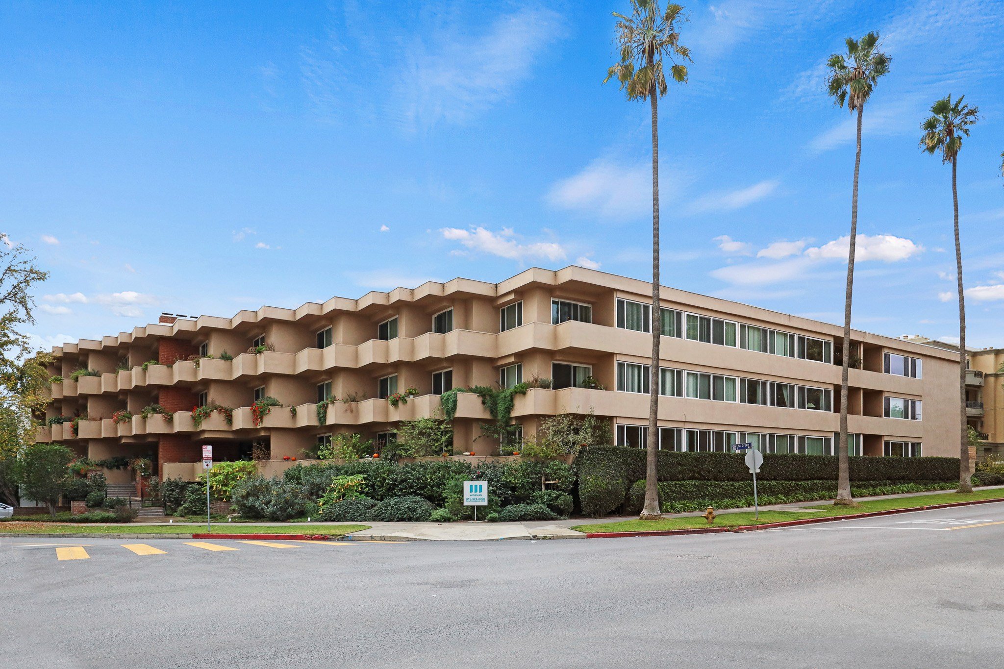 GRETNA GREEN HARLOW BY WISEMAN 809 S GRETNA GREEN WAY, Los Angeles