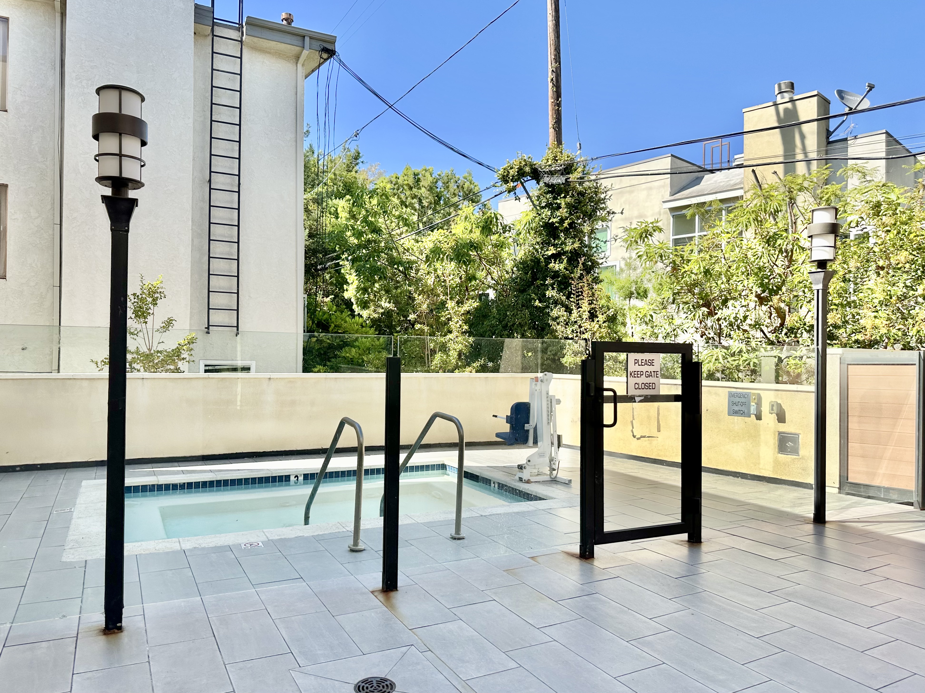 1751 Malcolm Ave | 3-Bedroom Off-Campus Apartments for Rent cerca de UCLA