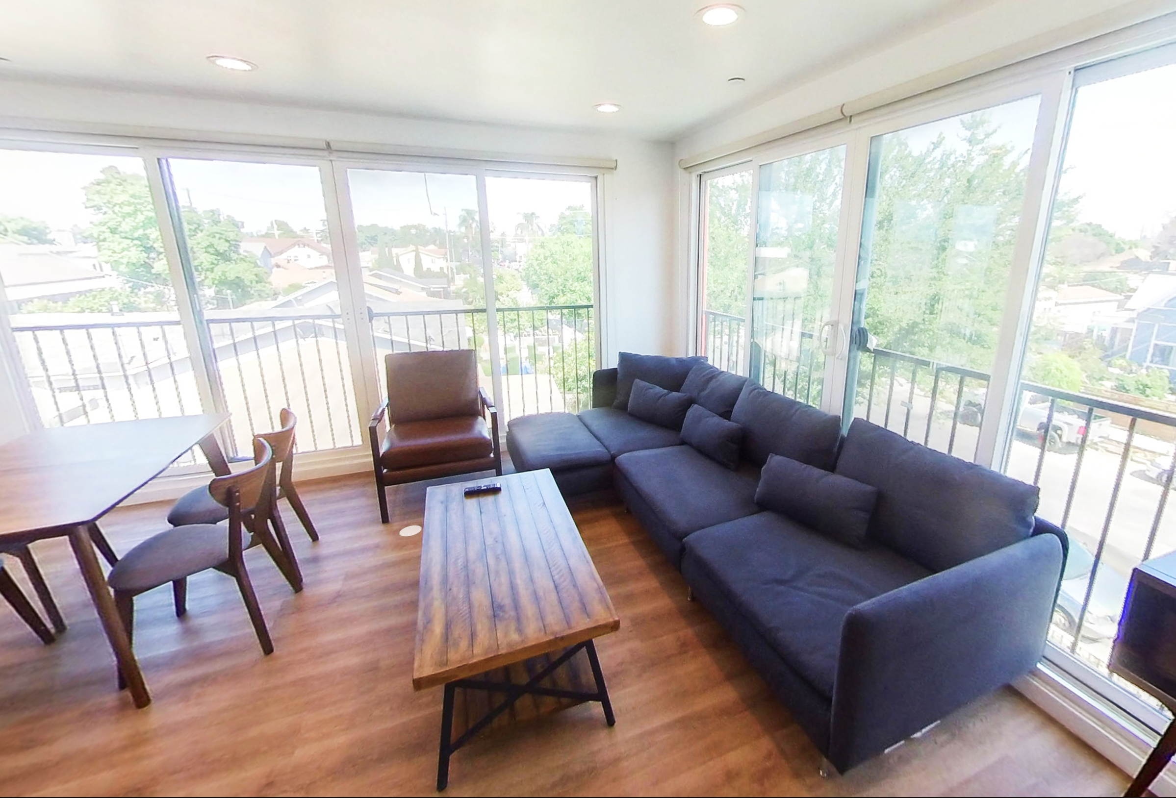 Explore 1431 W 37th St cerca de USC
