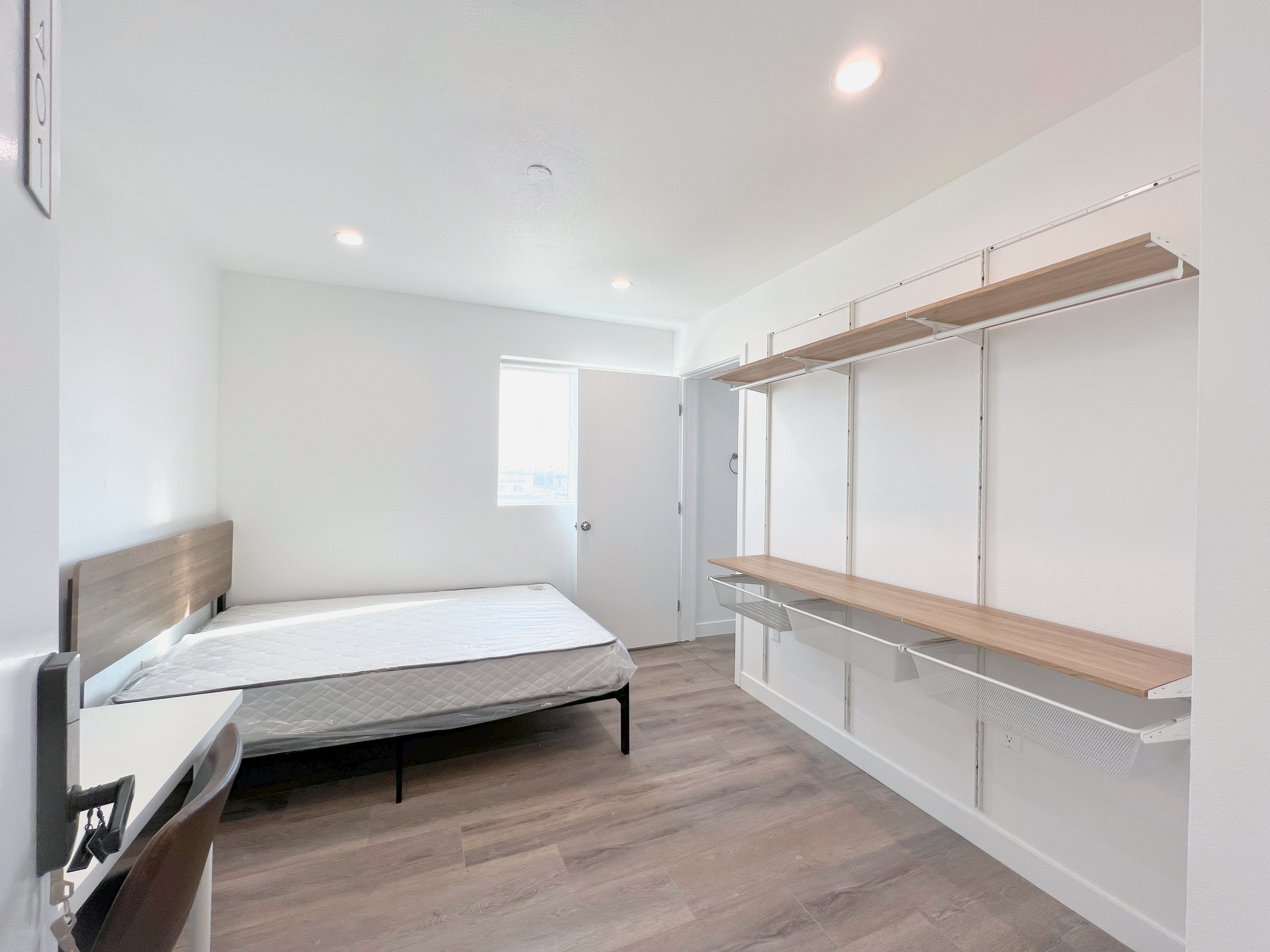 USC Off-Campus Housing | 1366 West 35th St | Studio, 1- to 3-Bedroom Rentals Available