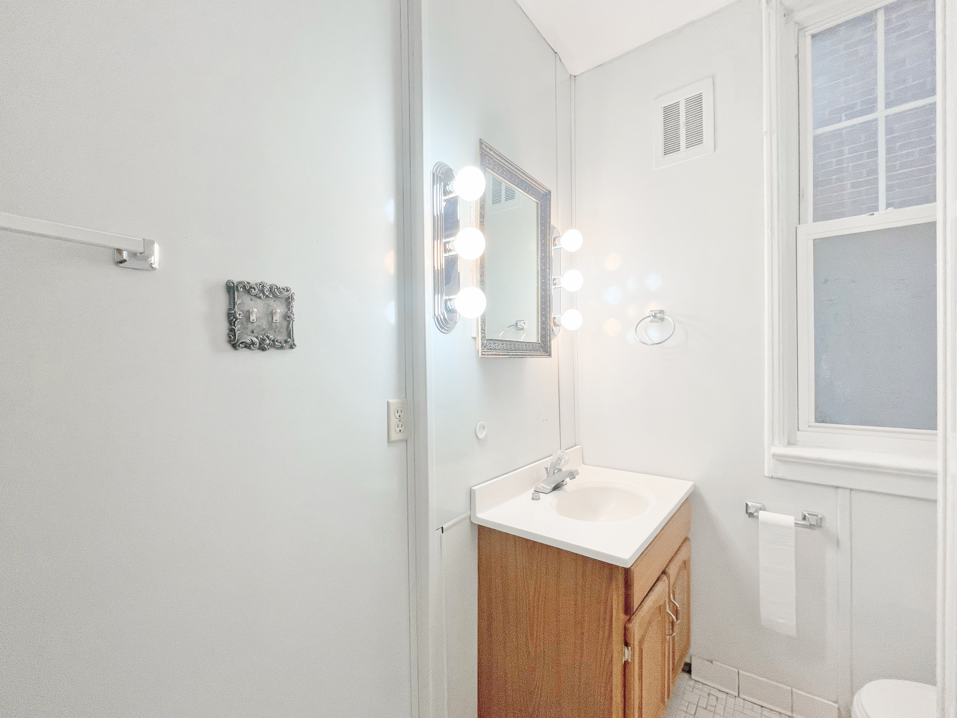3555 Beechwood Blvd for Rent near CMU | Off-Campus Housing