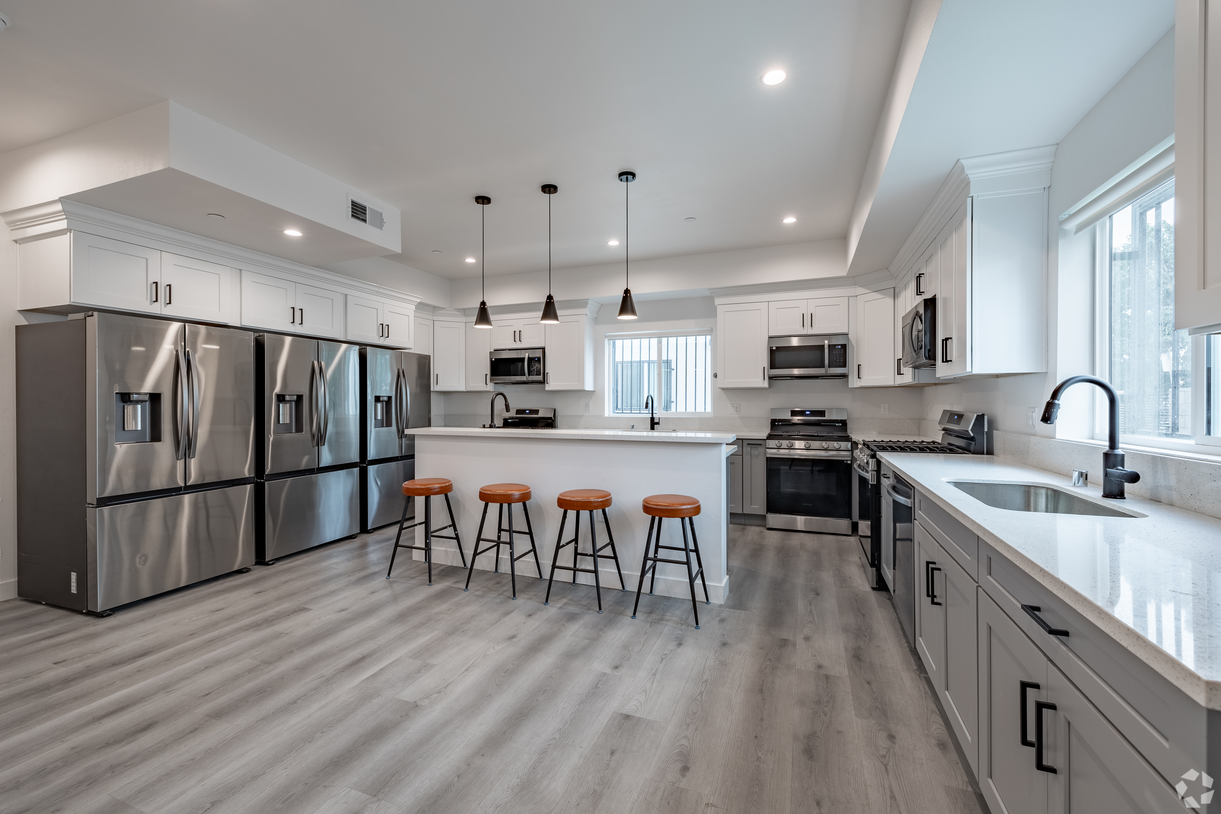 1360 W 35th St for Rent cerca de USC | Off-Campus Housing
