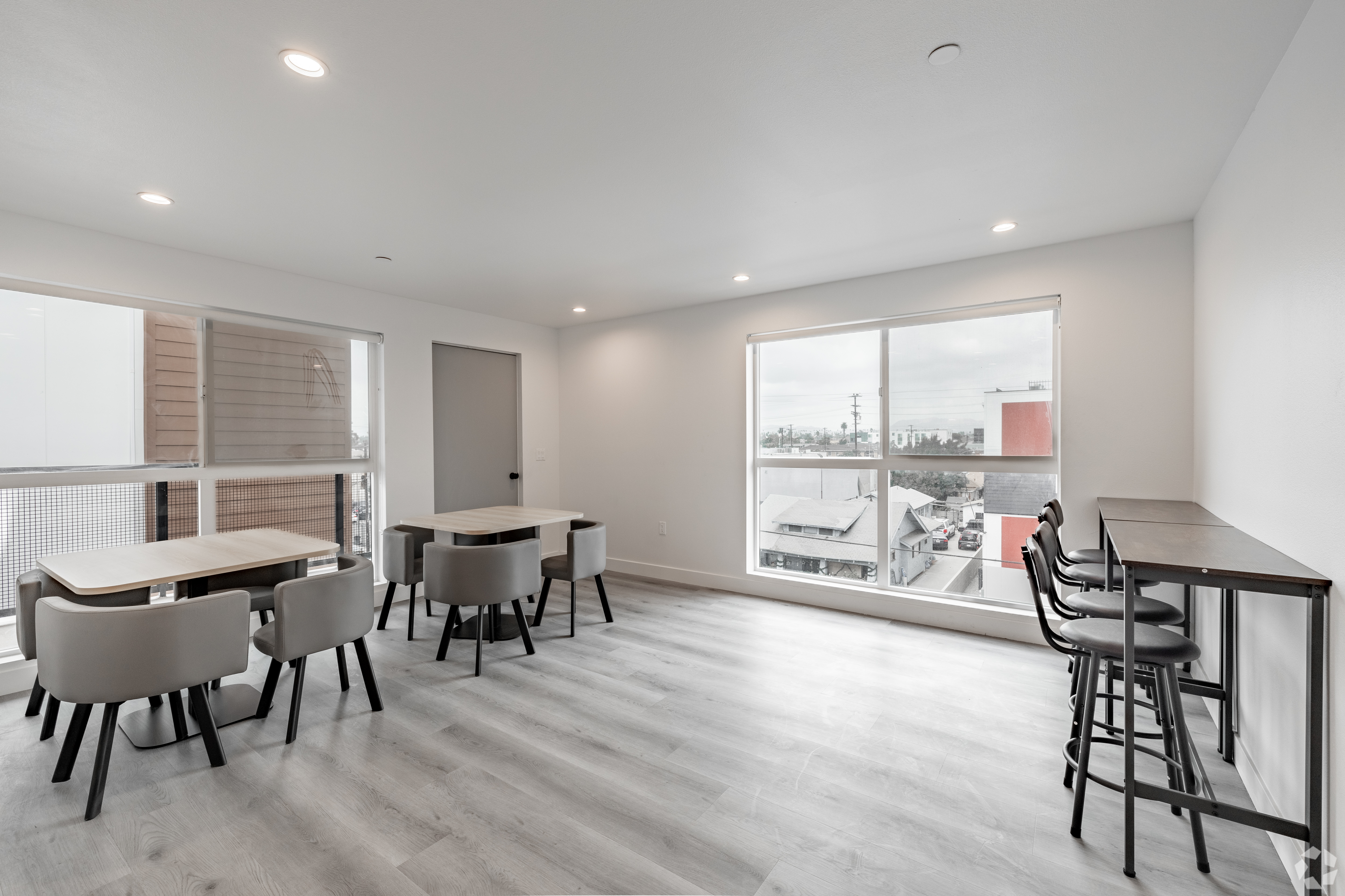 1360 W 35th St for Rent cerca de USC | Off-Campus Housing
