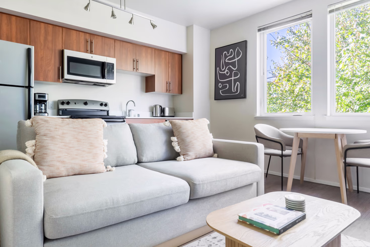 Living room at Verve Flats , Off-Campus Housing cerca de UW