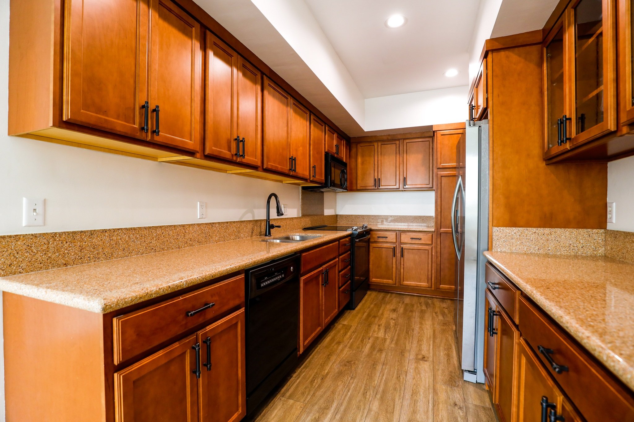 GRETNA GREEN HARLOW BY WISEMAN 809 S GRETNA GREEN WAY, Los Angeles