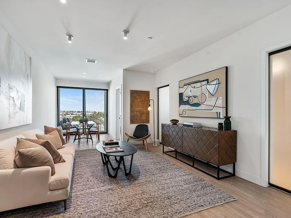 Venue Residences - 3688 Overland Ave, Los Angeles, CA 90034
