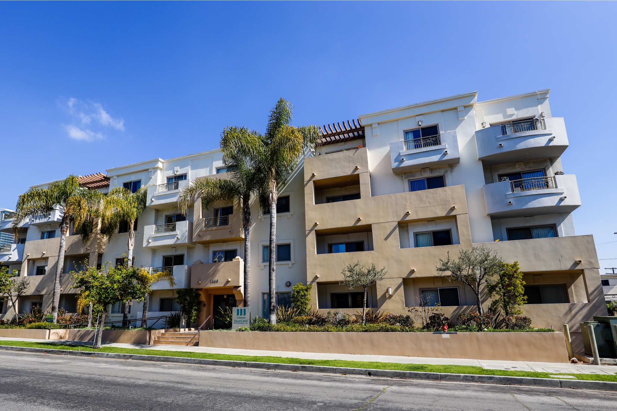 1446 ARMACOST AVE, Los Angeles, CA 90025
