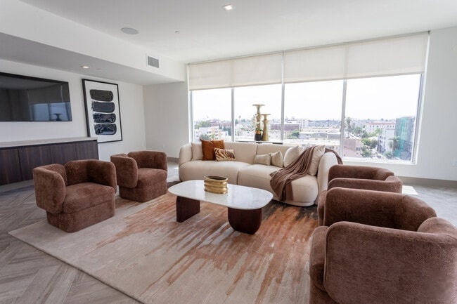 750 S Kingsley Dr, Los Angeles, CA 90005