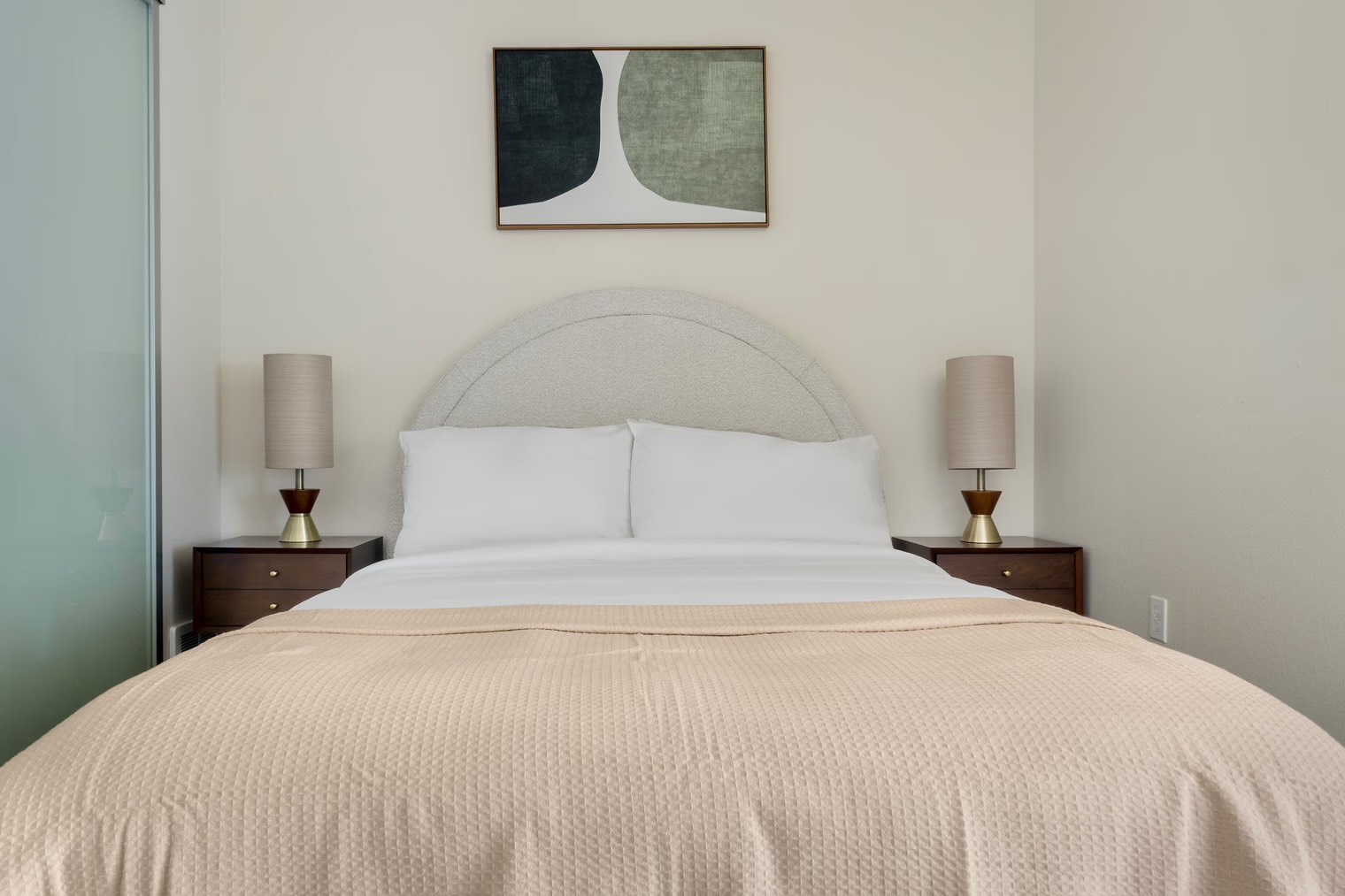 Bedroom at Verve Flats , Off-Campus Housing cerca de UW